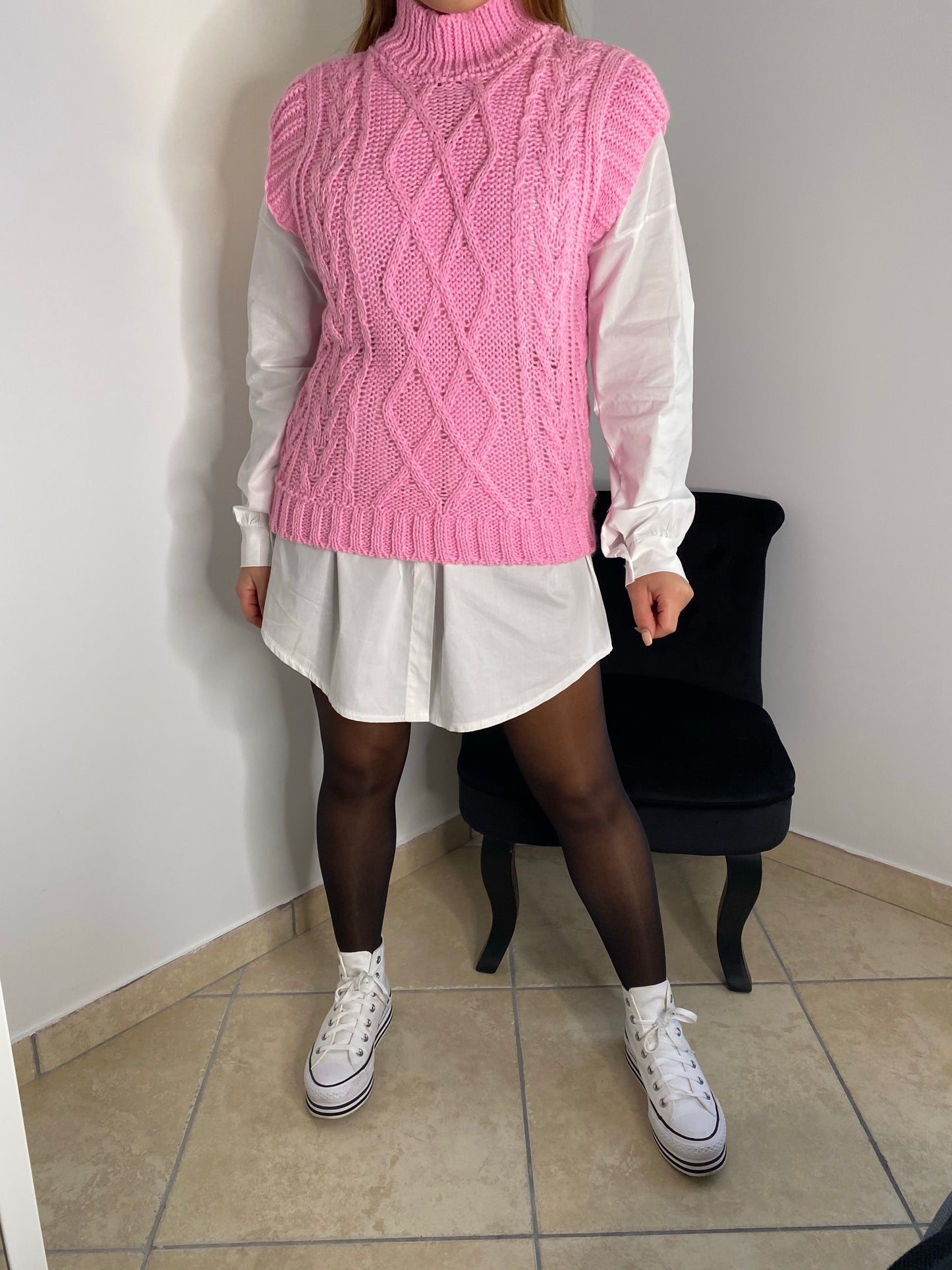 Pull tressé sans manche rose bonbon