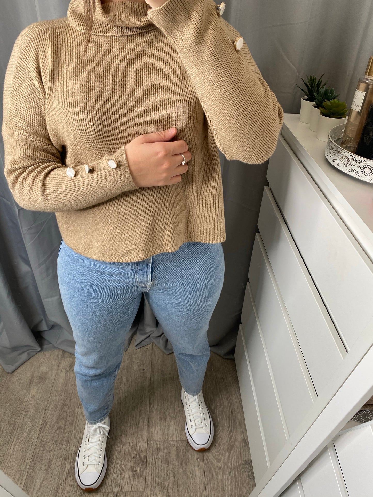Pull col roulé beige