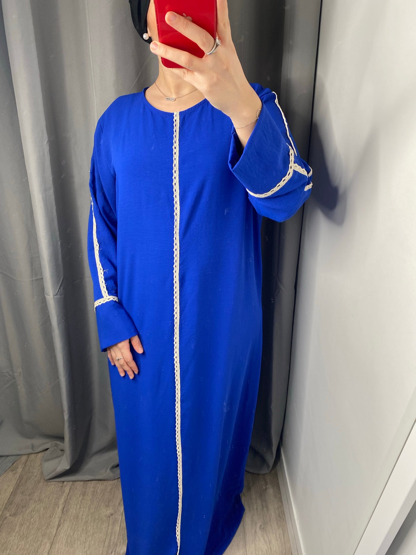 Abaya brodée bleu électrique