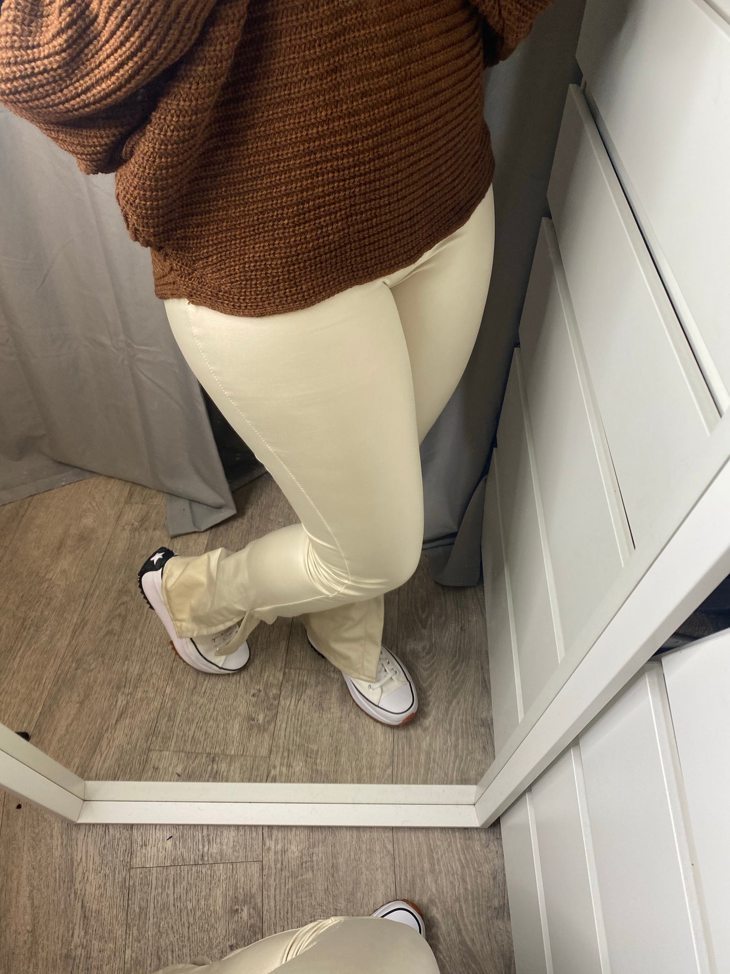 Legging à fente simili cuir beige