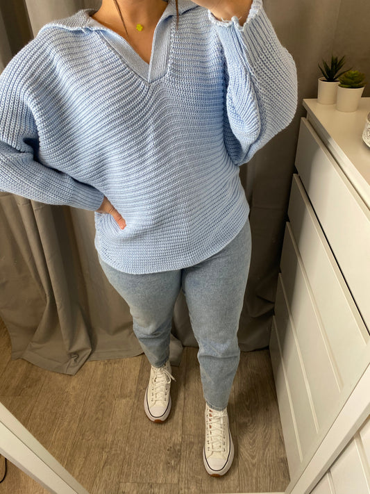 Pull col en v bleu ciel