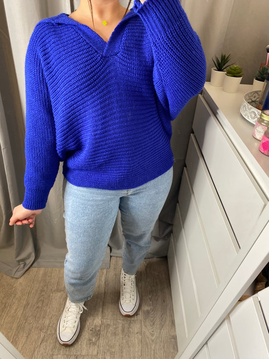 Pull col en v bleu électrique