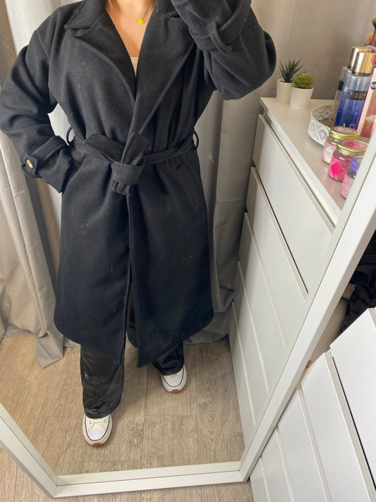 Manteau à noeud noir