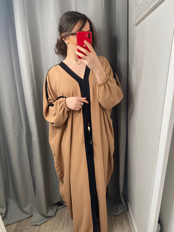 Abaya Emirates camel