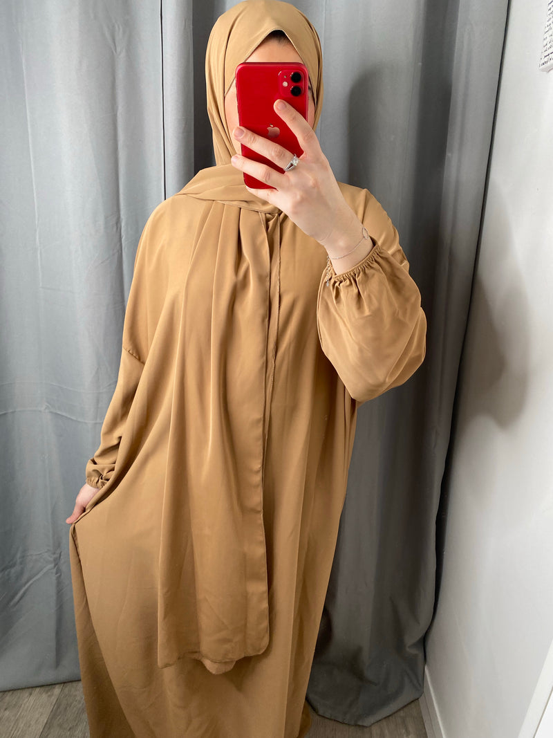 Abaya avec voile intégré camel